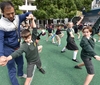 英国：小学新生坐不直　或因手机玩太多