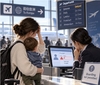 航空公司系统出错: 母亲带1岁宝宝被困机场, 客服曾保证“不影响登机” ...